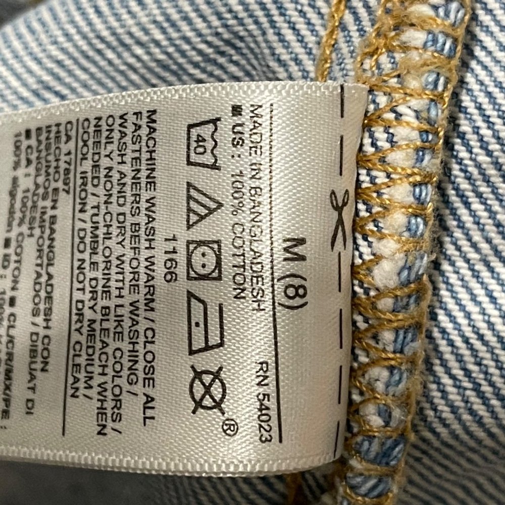 Old Navy women’s/teen size M long sleeve medium wash denim jean jacket - Picture 8 of 10